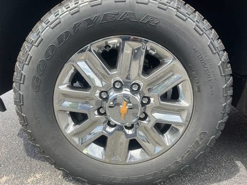 New 2026 Chevrolet Silverado 3500 High Country w/ High Country Premium Package AWD/4WD image 9