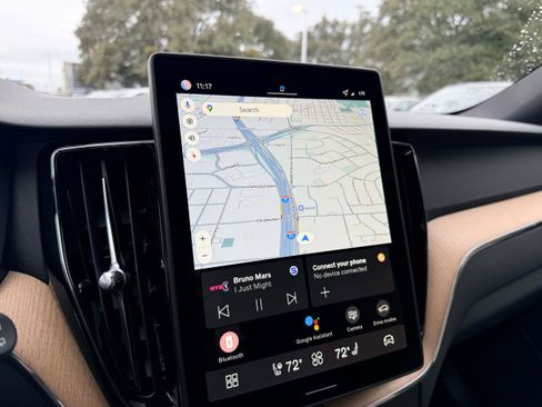 New 2026 Volvo XC60 B5 Plus w/ Protection Package Premier image 22