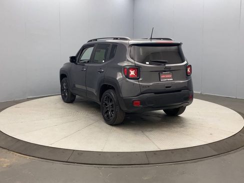 Used 2023 Jeep Renegade Altitude w/ Sun/Sound Group AWD/4WD image 3