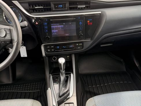 Used 2019 Toyota Corolla LE FWD image 23