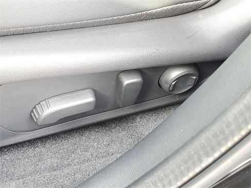 New 2026 Subaru Crosstrek 2.5i Limited w/ Crosstrek Mirror Package image 17