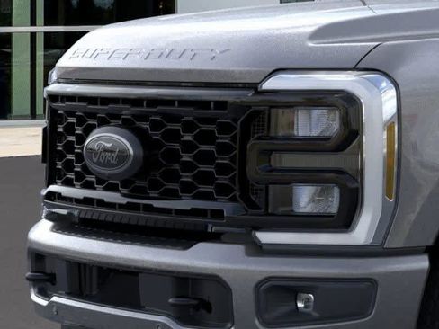 New 2026 Ford F250 Lariat w/ Black Appearance Package image 17