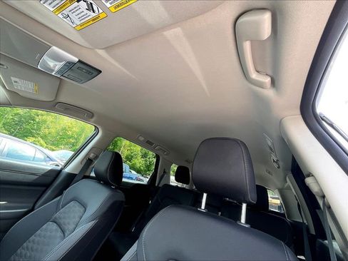 Used 2024 Nissan Pathfinder SV AWD/4WD image 7