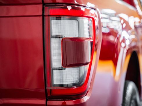 Used 2022 Ford F150 Lariat w/ Equipment Group 502A High image 7