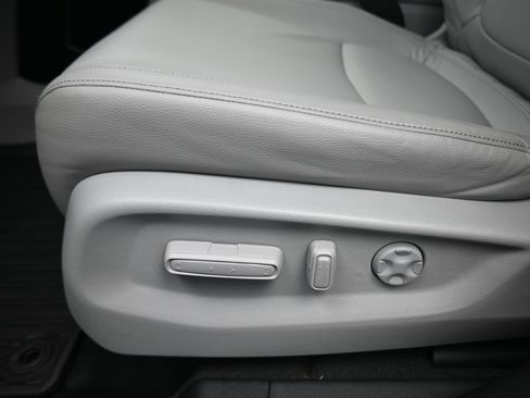 Used 2024 Honda Odyssey Touring image 13
