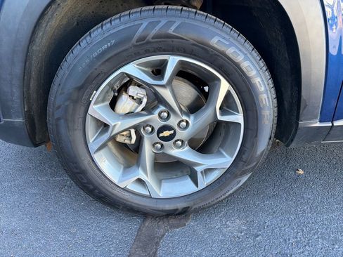 Used 2024 Chevrolet Trax LT w/ Driver Confidence Package image 28