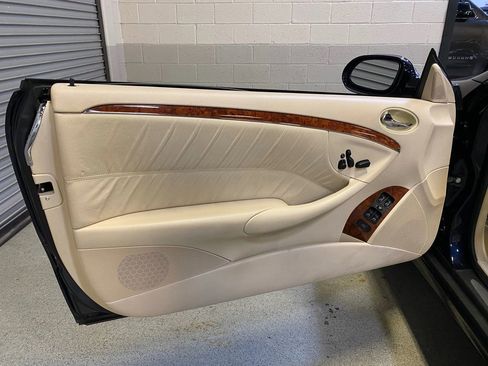 Used 2007 Mercedes-Benz CLK 350 Cabriolet image 26