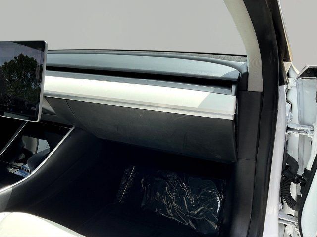Used 2020 Tesla Model 3 Standard Range Plus RWD image 25