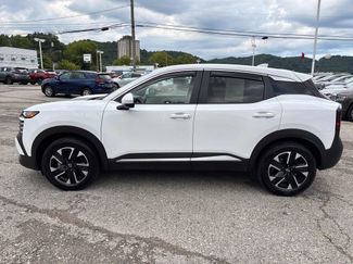Used 2025 Nissan Kicks SV AWD/4WD video 2