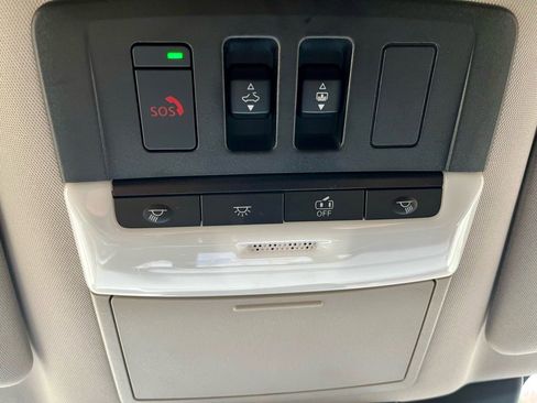 Used 2024 Nissan Pathfinder Platinum w/ Cargo Package image 32