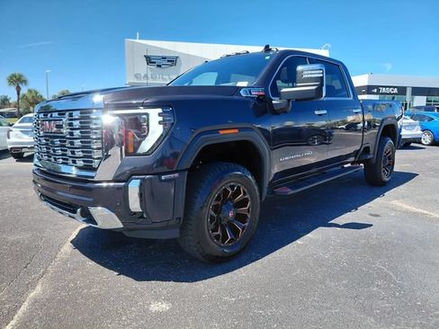 Used 2025 GMC Sierra 2500 Denali w/ Denali Reserve Package AWD/4WD image 5