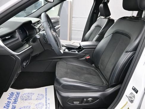 Used 2023 Jeep Grand Cherokee Altitude image 10