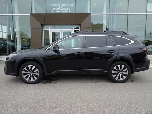 Used 2023 Subaru Outback Limited AWD/4WD image 2