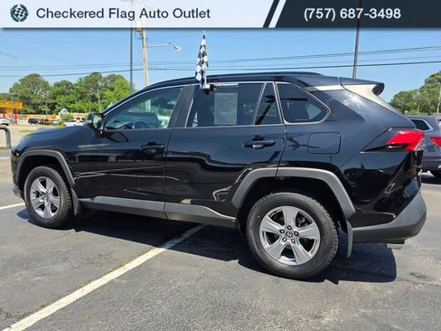 Used 2022 Toyota RAV4 XLE AWD/4WD image 4