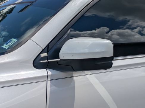 Used 2025 Honda Pilot EX-L image 12