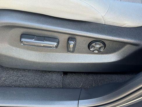 Used 2019 Honda CR-V EX image 18