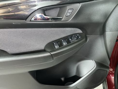 Used 2025 Chevrolet TrailBlazer LS w/ LS Convenience Package FWD image 13