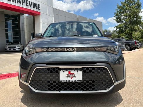 Used 2025 Kia Soul LX w/ LX Technology Package FWD image 3