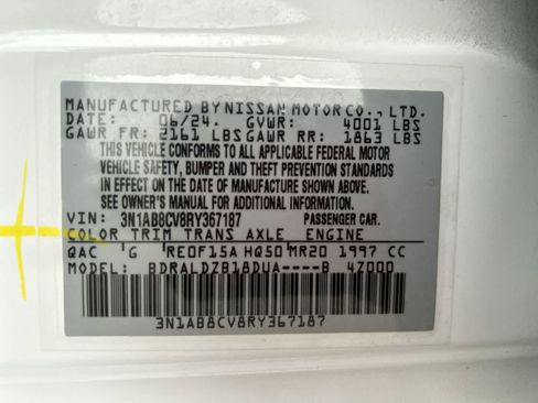 Used 2024 Nissan Sentra SV FWD image 2