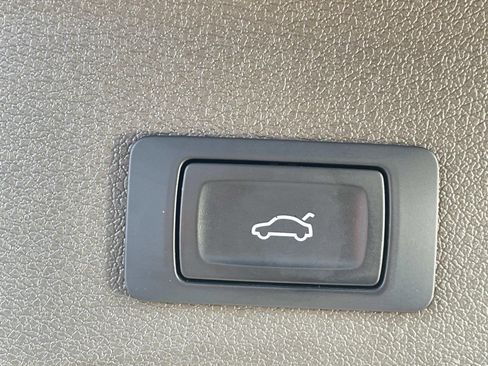 Used 2016 Audi Q5 2.0T Premium Plus w/ Technology Package image 12