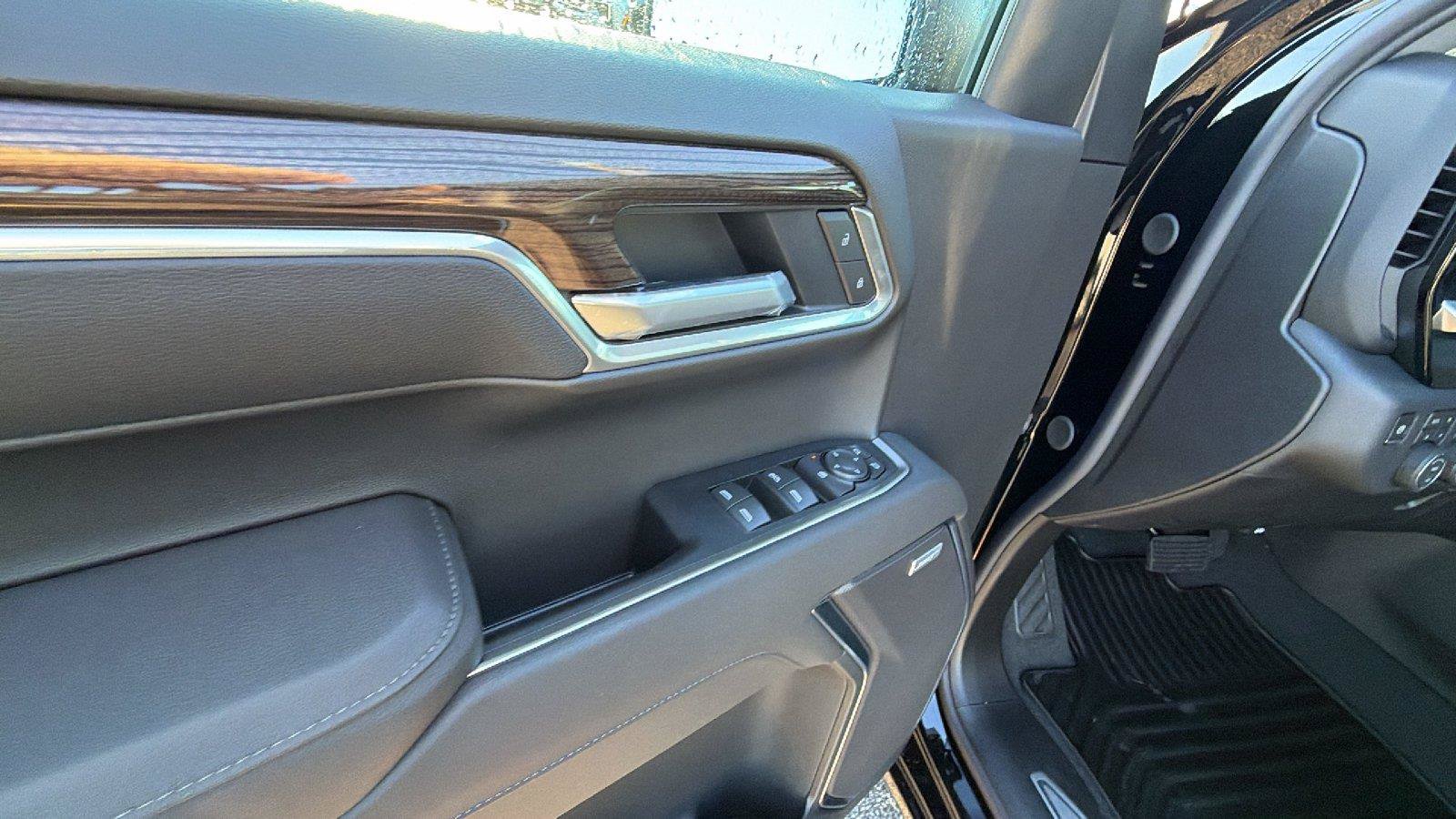 New 2026 Chevrolet Silverado 1500 RST w/ Convenience Package II AWD/4WD image 15