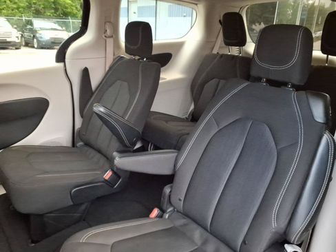 Used 2023 Chrysler Voyager LX FWD image 14