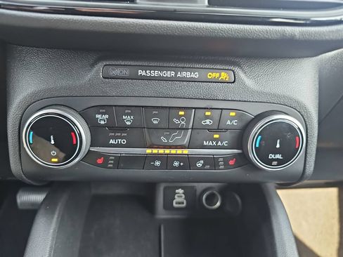 Used 2025 Ford Escape ST-Line Select AWD/4WD image 23