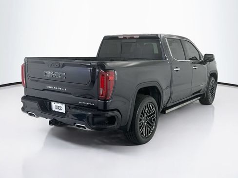 Used 2022 GMC Sierra 1500 Denali Ultimate AWD/4WD image 5