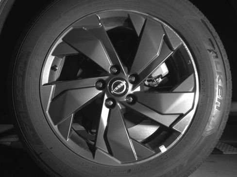 Used 2025 Nissan Rogue SV FWD image 14