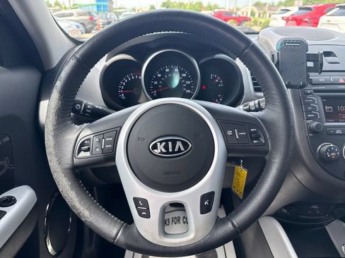 Used 2012 Kia Soul + w/ Audio Pkg FWD image 15
