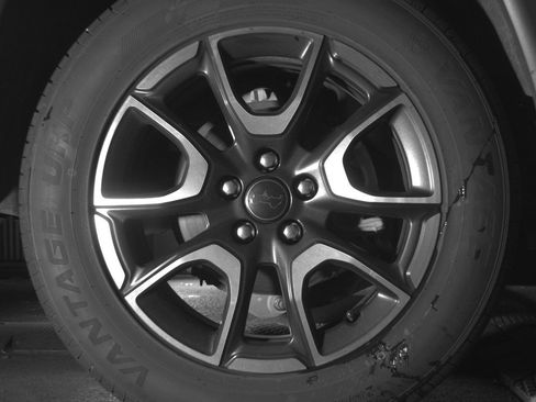 Used 2025 Jeep Compass Trailhawk image 15