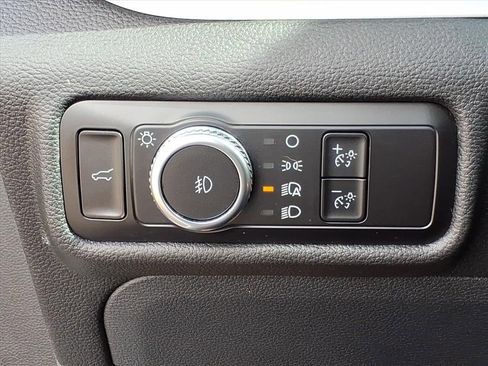 Certified 2023 Ford Explorer XLT w/ Equipment Group 202A image 18