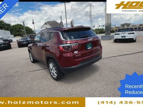 Used 2022 Jeep Compass Latitude w/ Sun and Sound Group AWD/4WD image 6
