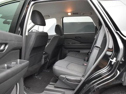 Used 2024 Nissan Pathfinder SV FWD image 15