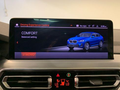 Used 2023 BMW X4 xDrive30i w/ M Sport Package AWD/4WD image 29