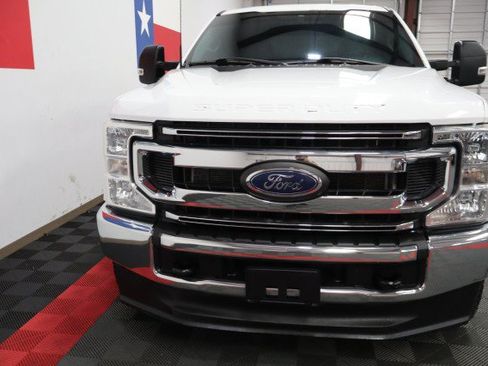 Used 2022 Ford F250 XLT AWD/4WD image 4
