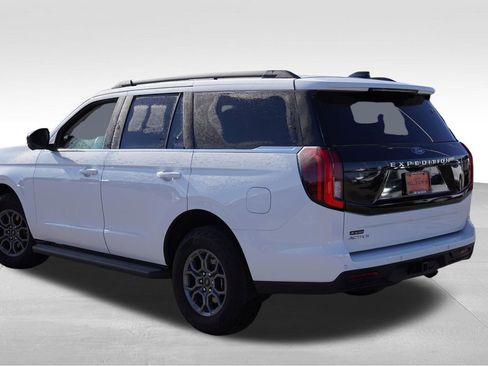 Certified 2025 Ford Expedition Active image 9