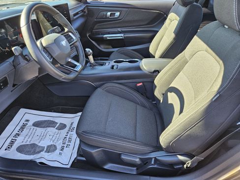 Used 2024 Ford Mustang Coupe image 7