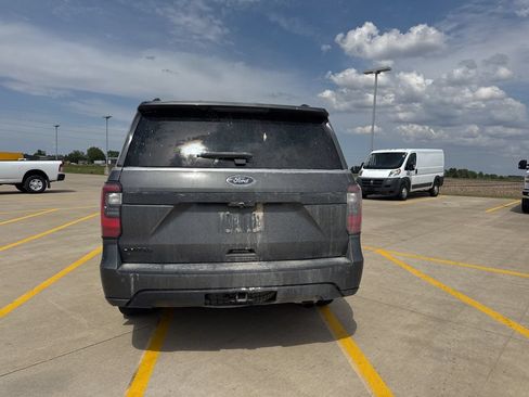 Used 2020 Ford Expedition Limited w/ Equipment Group 303A AWD/4WD image 3