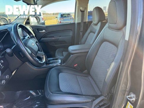 Used 2016 Chevrolet Colorado Z71 image 11