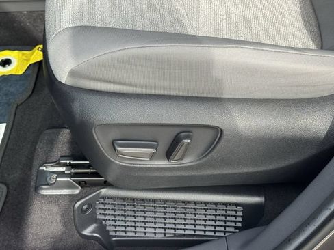 Used 2024 Toyota Sienna LE FWD image 23
