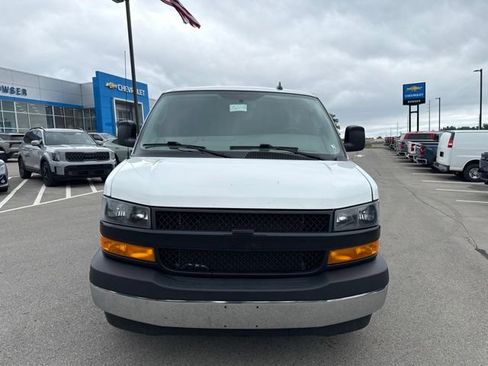 Used 2022 Chevrolet Express 2500 w/ Driver Convenience Package RWD image 10