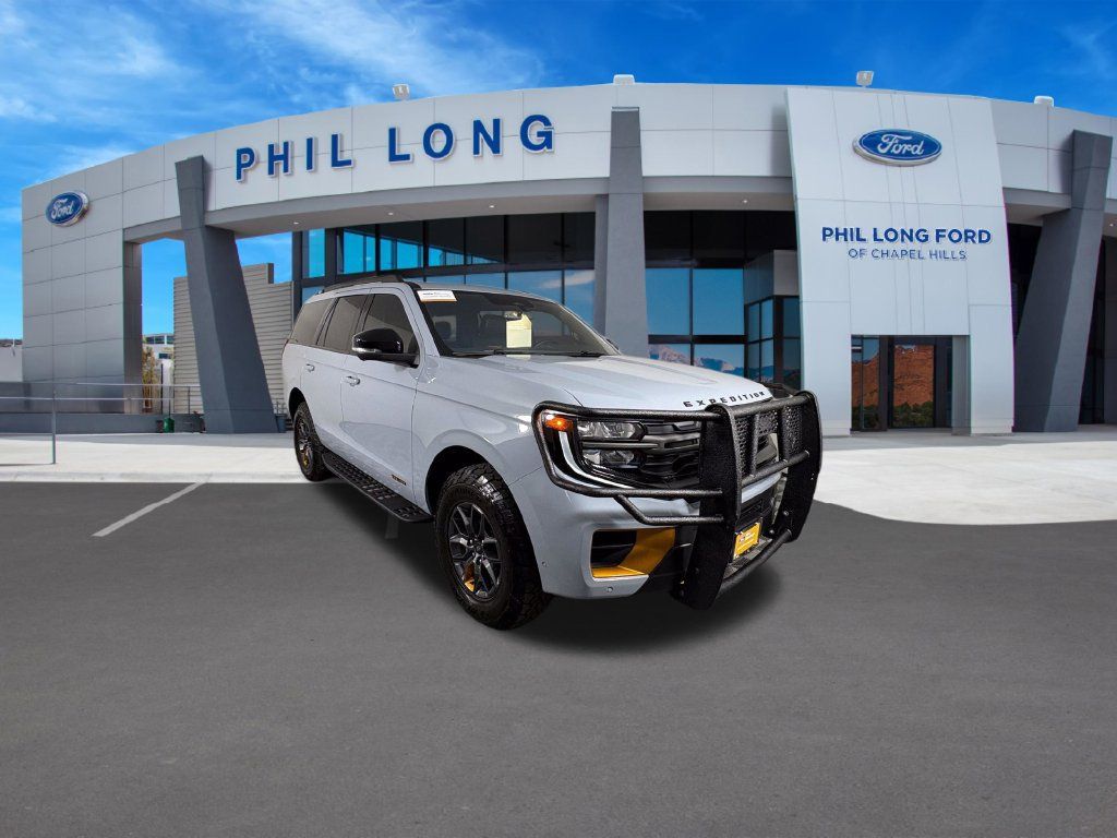 Used 2025 Ford Expedition Tremor AWD/4WD image 7
