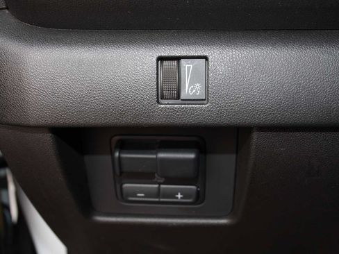 Used 2023 Chevrolet Colorado Trail Boss w/ Technology Package AWD/4WD image 34