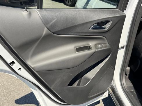 Used 2022 Chevrolet Equinox LT image 16