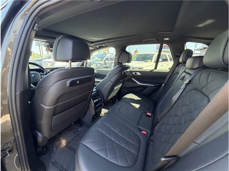 Used 2024 BMW X5 xDrive50e w/ Premium Package AWD/4WD image 24