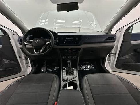 Certified 2022 Volkswagen Taos SE image 20