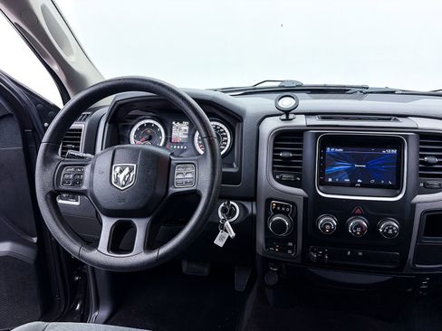 Used 2017 RAM 1500 Express AWD/4WD image 3