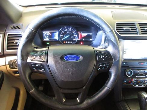 Used 2016 Ford Explorer XLT w/ Equipment Group 202A image 14