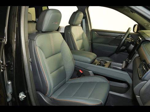 Used 2024 GMC Acadia AT4 w/ Super Cruise Package image 29